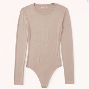NWT Abercrombie and Fitch Women’s Long-sleeve Cozy Crewneck Bodysuit